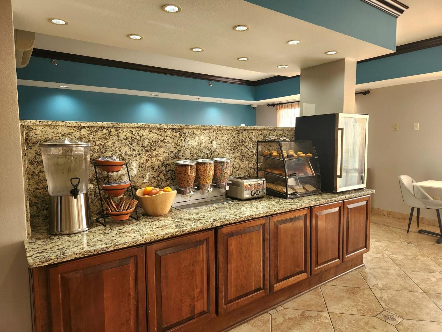 Days Inn By Wyndham Baton Rouge I-10 Prairieville エクステリア 写真