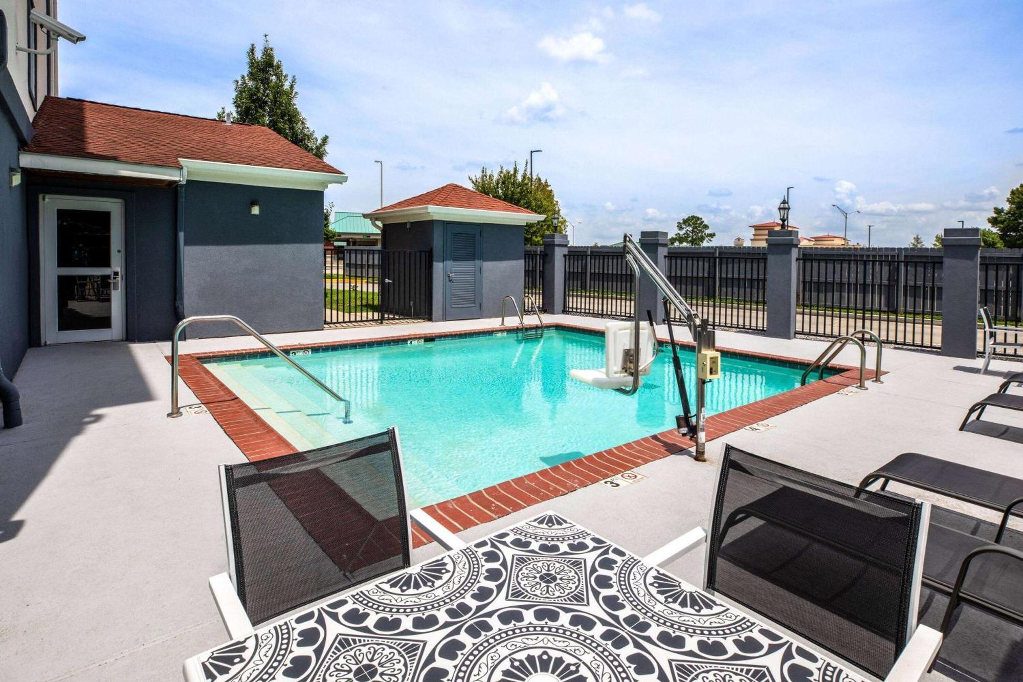 Days Inn By Wyndham Baton Rouge I-10 Prairieville エクステリア 写真
