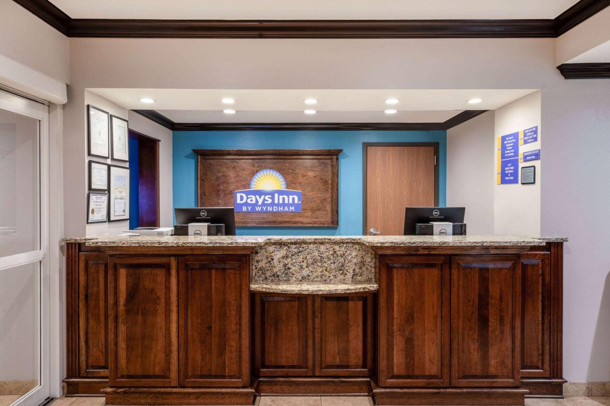 Days Inn By Wyndham Baton Rouge I-10 Prairieville エクステリア 写真
